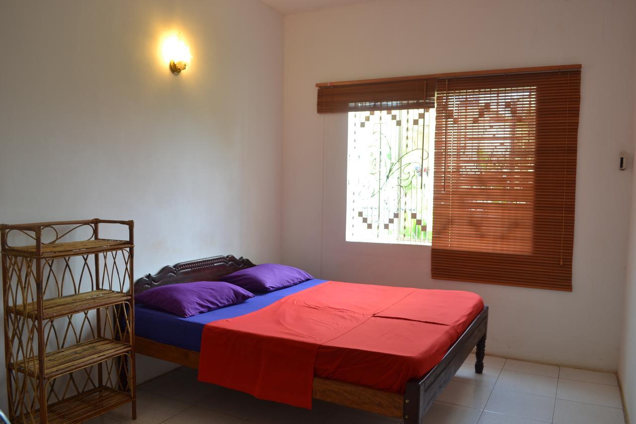 Here Be Dragons Hostel Battambang Ngoại thất bức ảnh